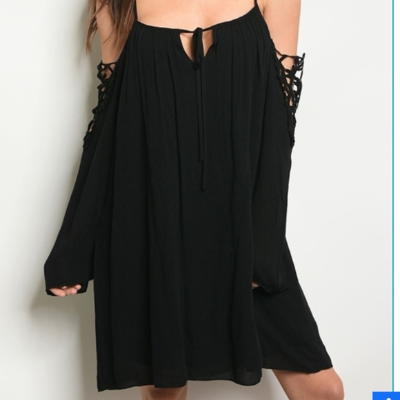Boho Cold shoulder bell embroidered sleeve dress - Picture 3 of 7